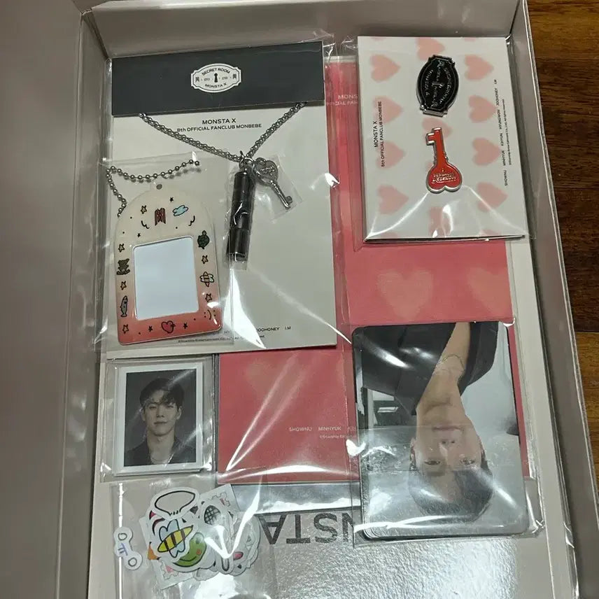 [SOLD OUT] 몬엑 몬베베 8기 팬클럽 키트