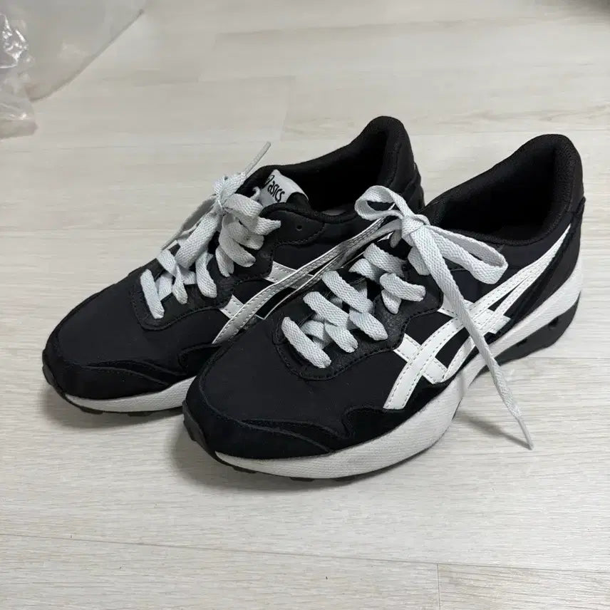 [BUNJANG] Asics X81 Jogger Black Glacier Gray (235) / 아식스 조거 X81 블랙 글레이셔 그레이(235)