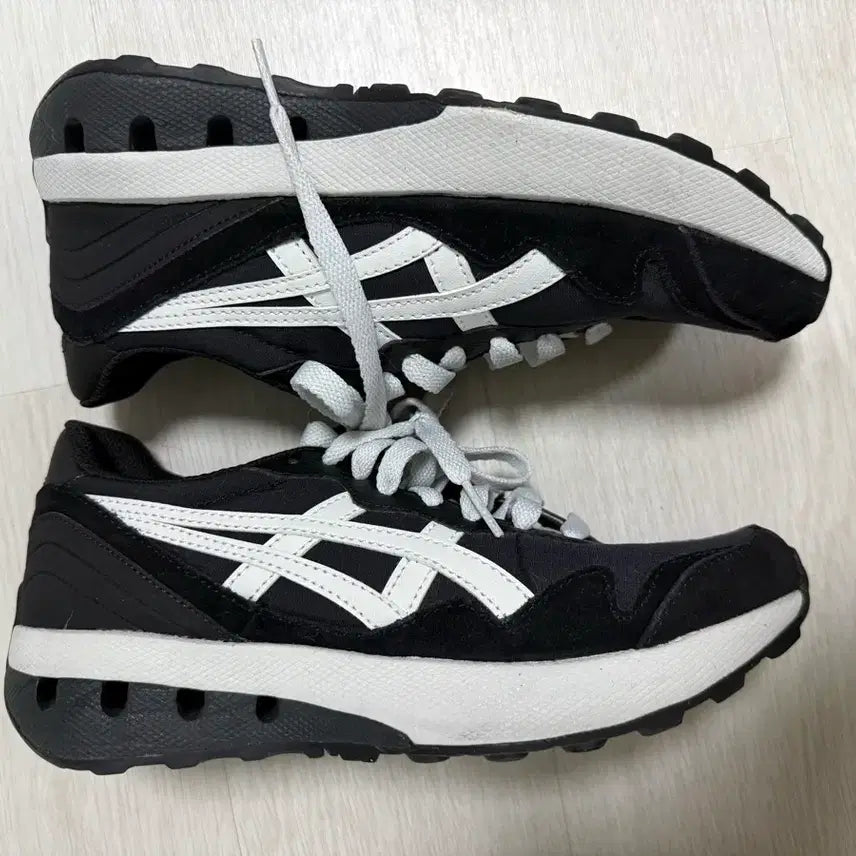 [BUNJANG] Asics X81 Jogger Black Glacier Gray (235) / 아식스 조거 X81 블랙 글레이셔 그레이(235)