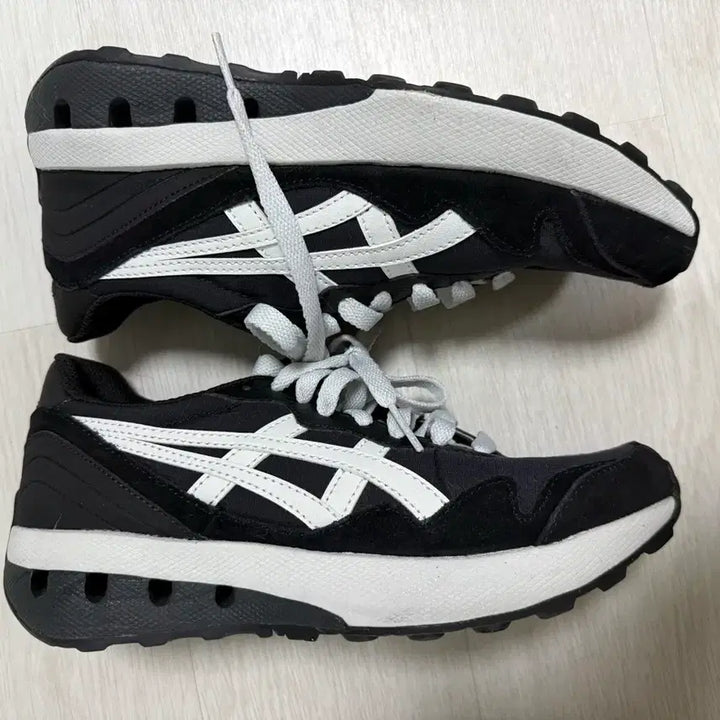 [BUNJANG] Asics X81 Jogger Black Glacier Gray (235) / 아식스 조거 X81 블랙 글레이셔 그레이(235)