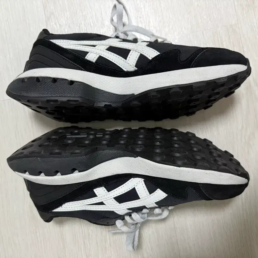 [BUNJANG] Asics X81 Jogger Black Glacier Gray (235) / 아식스 조거 X81 블랙 글레이셔 그레이(235)