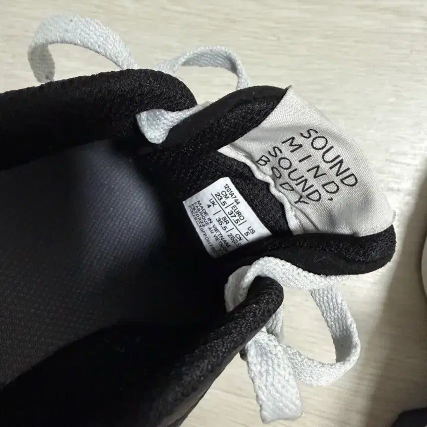 [BUNJANG] Asics X81 Jogger Black Glacier Gray (235) / 아식스 조거 X81 블랙 글레이셔 그레이(235)