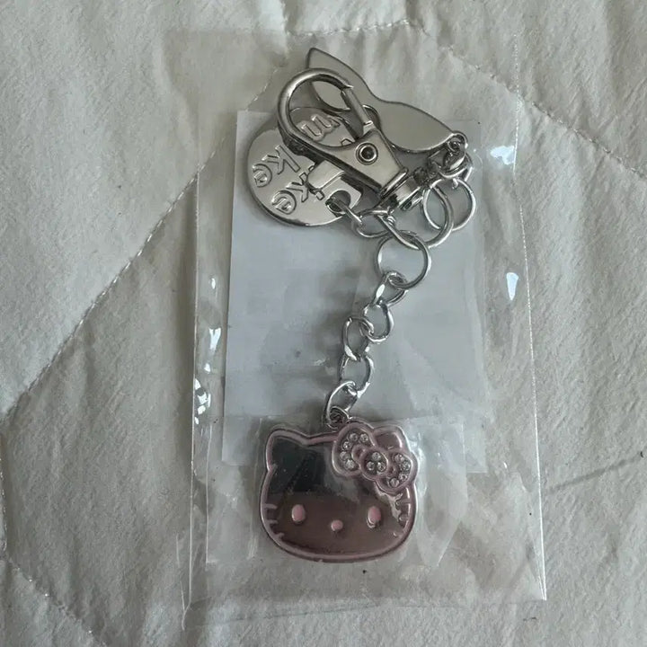 [BUNJANG] WAKEMAKE Hello Kitty Charm Keyring / 웨이크메이크 헬로키티 참 키링
