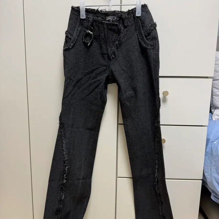 [BUNJANG] Hyein Seo Charcoal Low-Rise Denim Pants / 혜인서 챠콜 로우라이즈 데님 팬츠