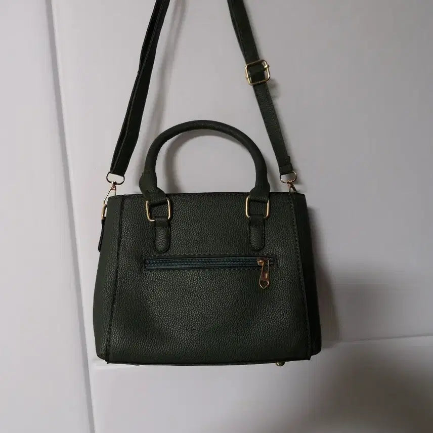 [SOLD OUT] 다크 그린 숄더백 토트백 폼폼이 장식