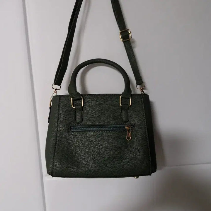 [SOLD OUT] 다크 그린 숄더백 토트백 폼폼이 장식