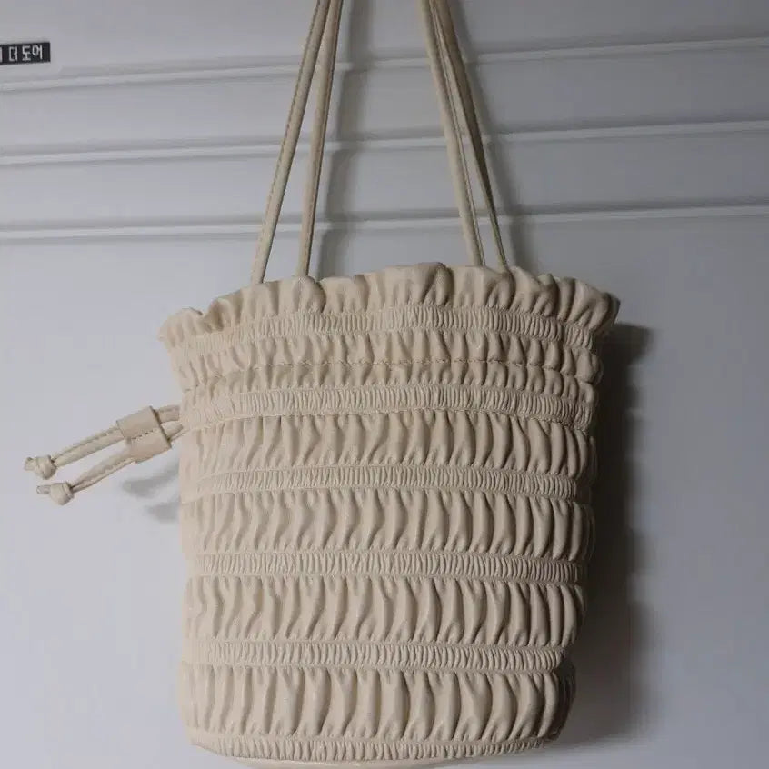 [SOLD OUT] 셔링 아이보리 숄더백