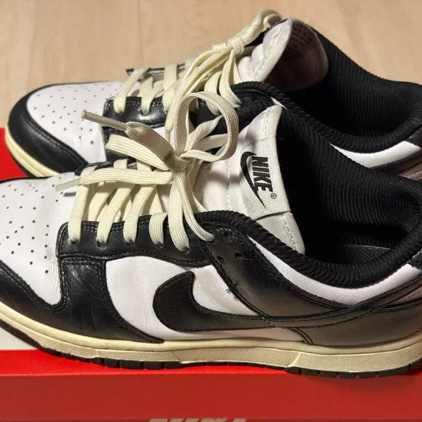 [BUNJANG] Nike Dunk Low Vintage Black White Sneakers / 나이키 덩크로우 빈티지 블랙 화이트 컬러 size 255