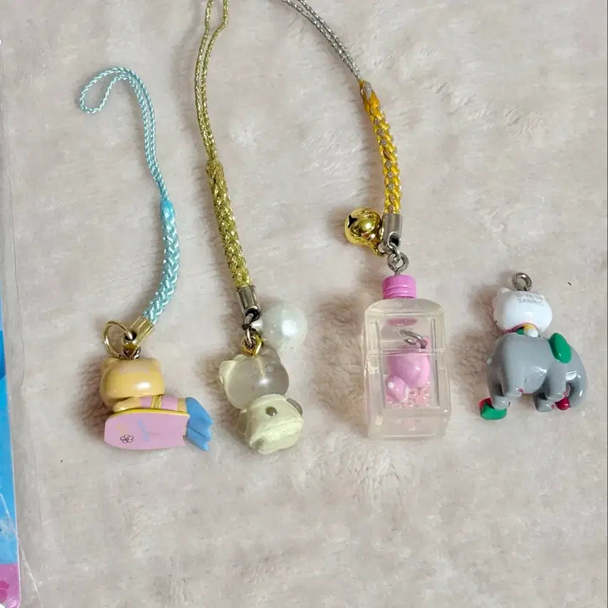 [BUNJANG] Hello Kitty Alps &amp; Golden Strap Strap / 고전 헬로 키티스트랩 알프스 페트병 황금 태닝