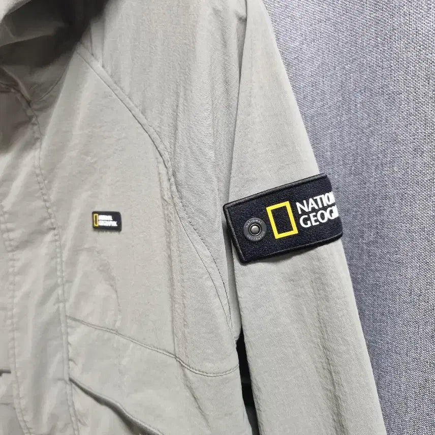 [SOLD OUT] 내셔널지오그래픽 후드 바람막이 점퍼 L