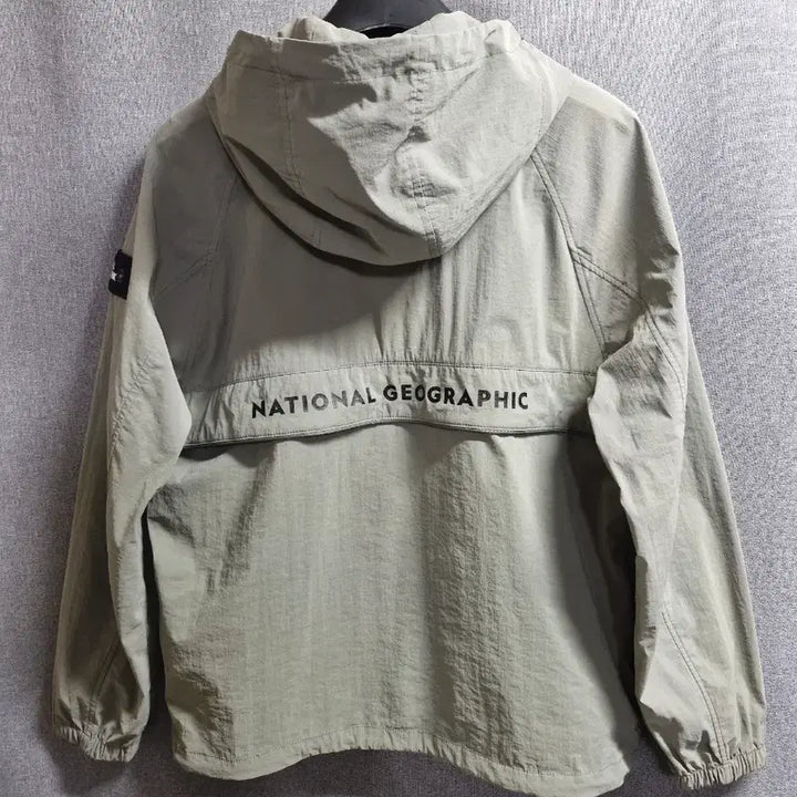 [SOLD OUT] 내셔널지오그래픽 후드 바람막이 점퍼 L
