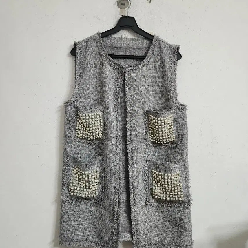 [BUNJANG] Tweed Vest with Pearl Embellishments / 트위드 진주 장식 조끼 베스트