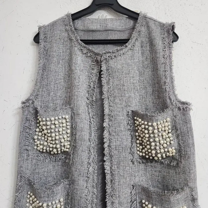 [BUNJANG] Tweed Vest with Pearl Embellishments / 트위드 진주 장식 조끼 베스트