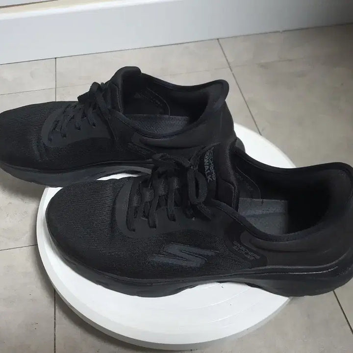 [BUNJANG] Skechers Go Walk 7 Slip-Ins Sneakers / 스케쳐스 고워크 7 슬립인스 270mm