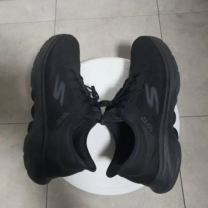 [BUNJANG] Skechers Go Walk 7 Slip-Ins Sneakers / 스케쳐스 고워크 7 슬립인스 270mm