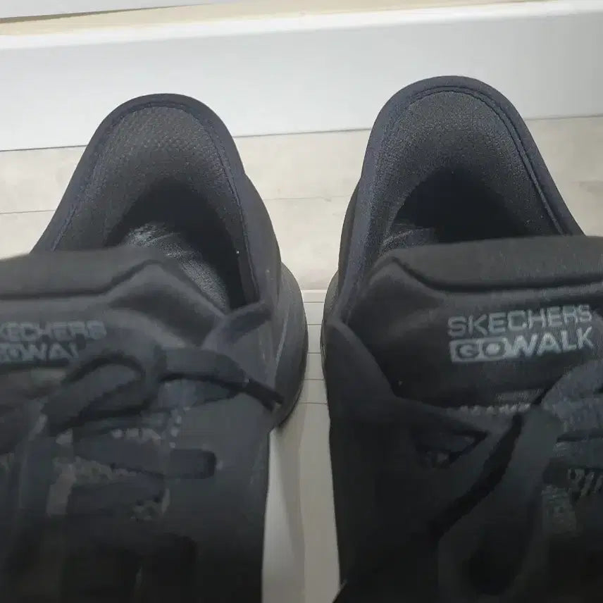 [BUNJANG] Skechers Go Walk 7 Slip-Ins Sneakers / 스케쳐스 고워크 7 슬립인스 270mm