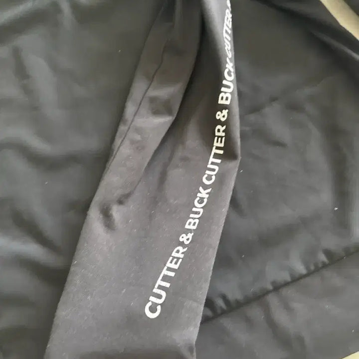 [BUNJANG] Cutter &amp; Buck Black Half-Zip Sweatshirt (Size 95) / 커터앤벅 블랙바막.하프집업맨투맨95일괄