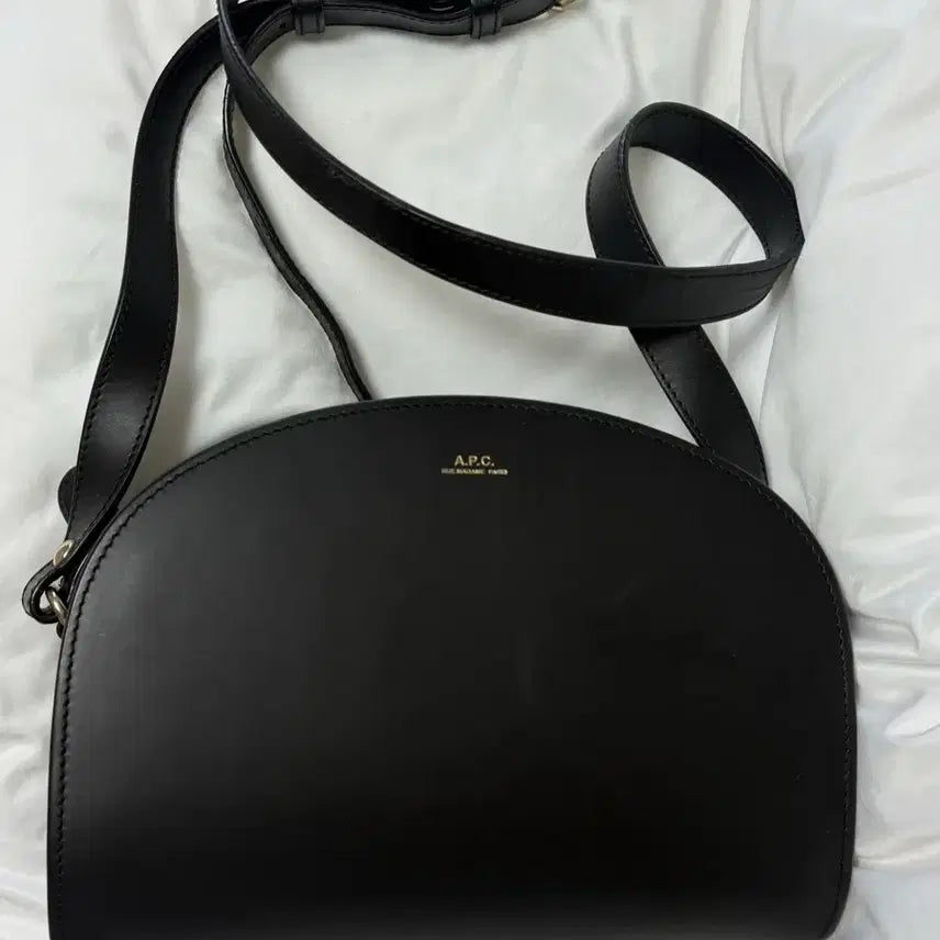 [BUNJANG] A.P.C. Half Moon Bag / 아페쎄 하프문백