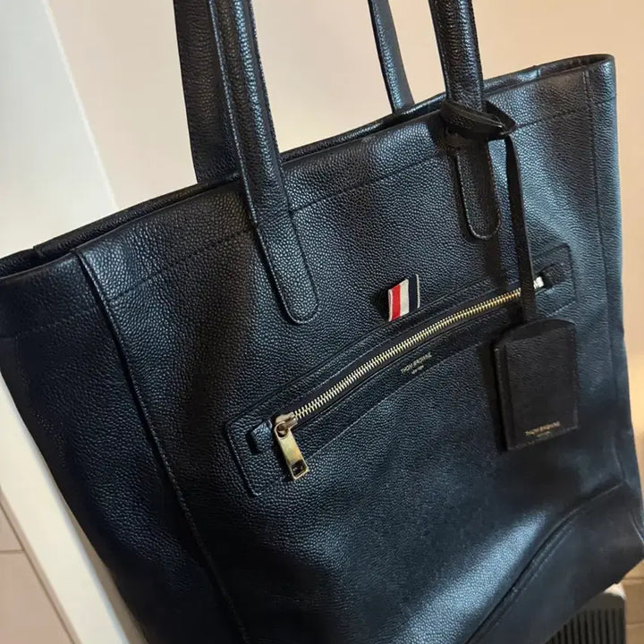 [SOLD OUT] 톰브라운 블랙 레더 토트백
