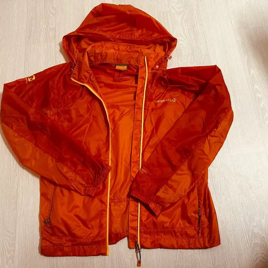 [BUNJANG] Merrell Orange Windbreaker Hooded Jacket / 메렐 오렌지색 바람막이 후드 자켓