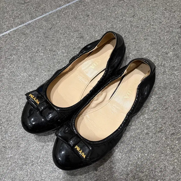 [BUNJANG] Prada Ribbon Flat Shoes / 프라다 리본 플랫슈즈 37.5
