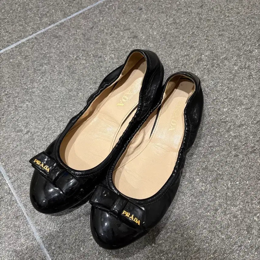 [BUNJANG] Prada Ribbon Flat Shoes / 프라다 리본 플랫슈즈 37.5