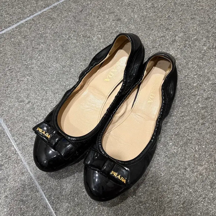 [BUNJANG] Prada Ribbon Flat Shoes / 프라다 리본 플랫슈즈 37.5