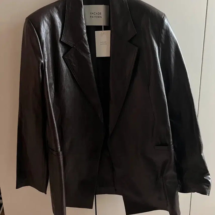 [SOLD OUT] 파사드패턴 레더자켓(새제품)