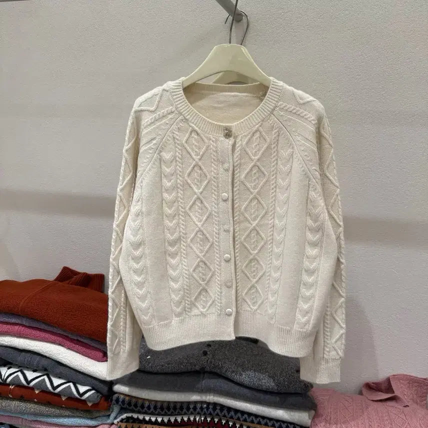 [SOLD OUT] 아이보리 꽈배기 니트 가디건