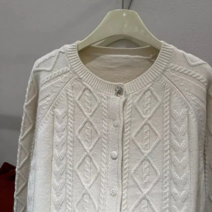 [SOLD OUT] 아이보리 꽈배기 니트 가디건