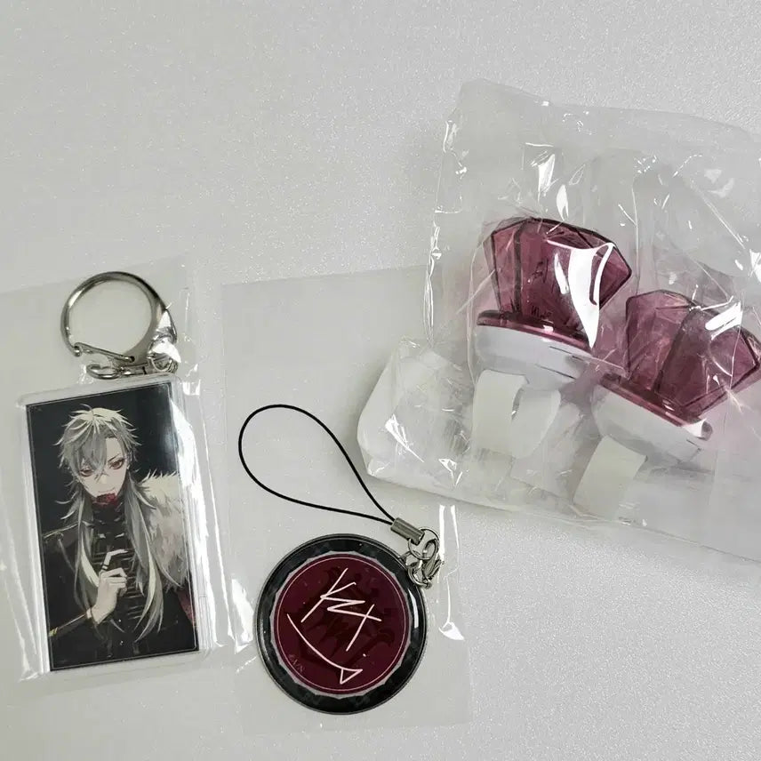 [BUNJANG] NIJISANJI Kuzuha Birthday Bundle Set / 니지산지 쿠즈하 생일 굿즈 일괄 키링 싸인 펜라이트 링라이트
