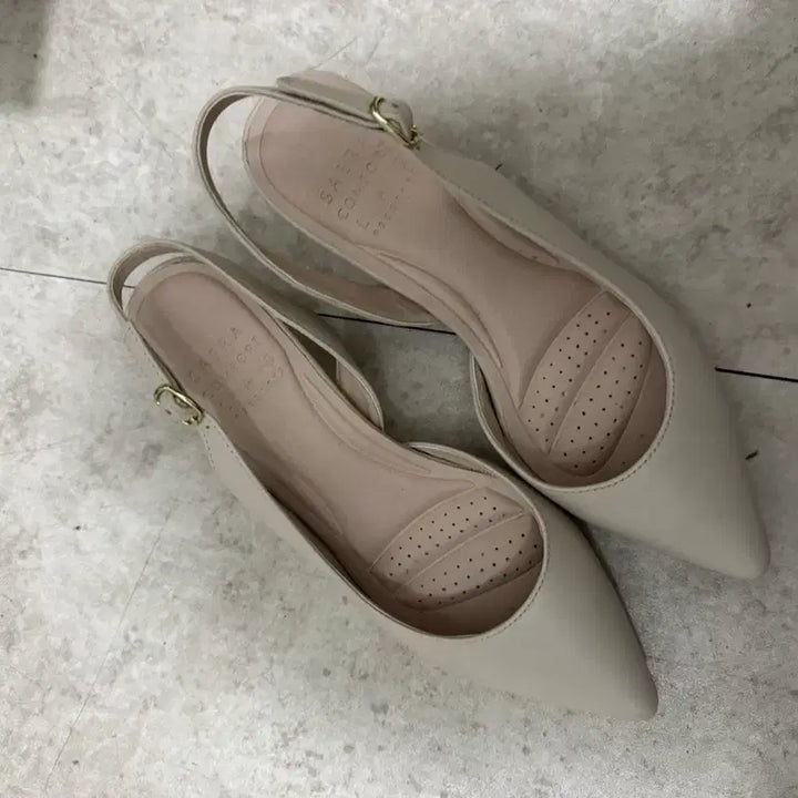 [SOLD OUT] SAERA 세라 컴포트 펌프스 4cm 230시이즈