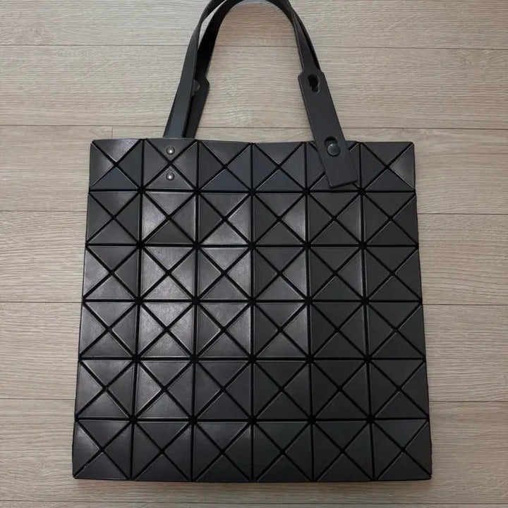 [BUNJANG] Issey Miyake Bao Bao Lucent Matte Tote Bag / 이세이미야케 바오바오 루센트 무광 토트백