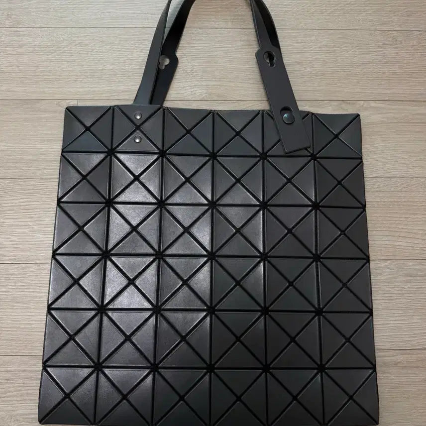 [BUNJANG] Issey Miyake Bao Bao Lucent Matte Tote Bag / 이세이미야케 바오바오 루센트 무광 토트백