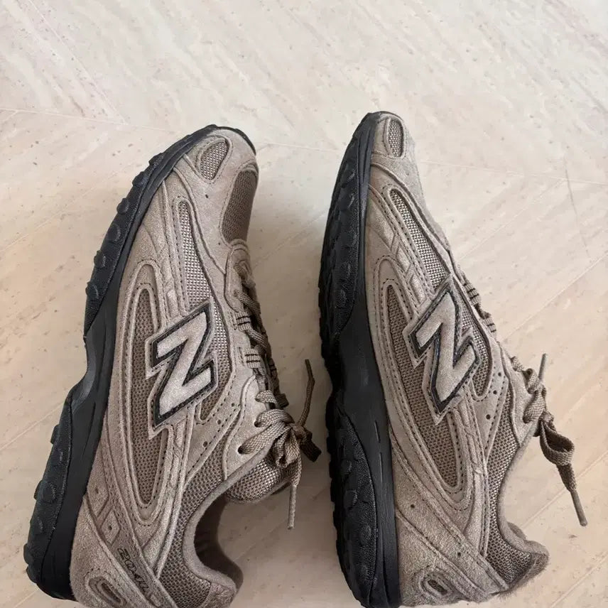 [BUNJANG] New Balance 204 Thunder Brown Sneakers / 뉴발란스 204 썬더브라운