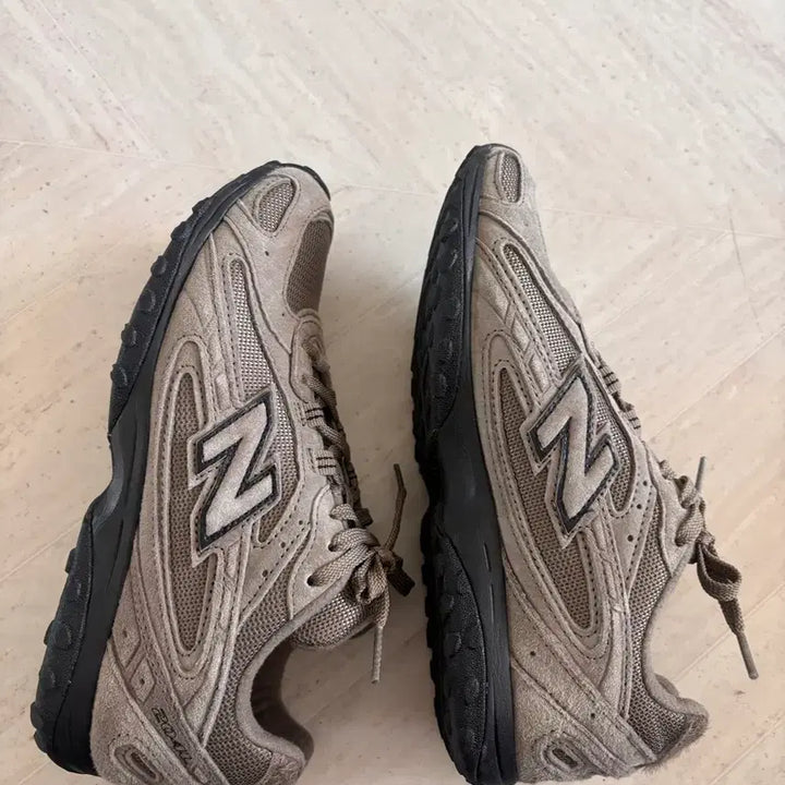 [BUNJANG] New Balance 204 Thunder Brown Sneakers / 뉴발란스 204 썬더브라운