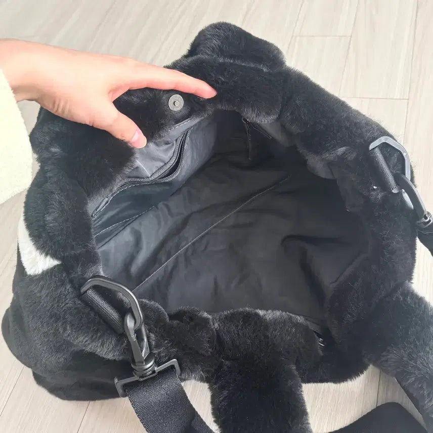 [BUNJANG] Nike Big Swoosh Fur Bag / 나이키 빅스우시 퍼 가방