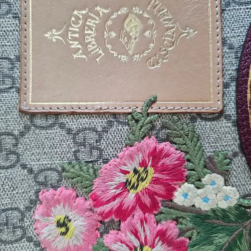 [BUNJANG] Gucci GG Supreme Multi-Patch Clutch Bag / 구찌 GG 수프림 멀티패치 클러치백(한정판)