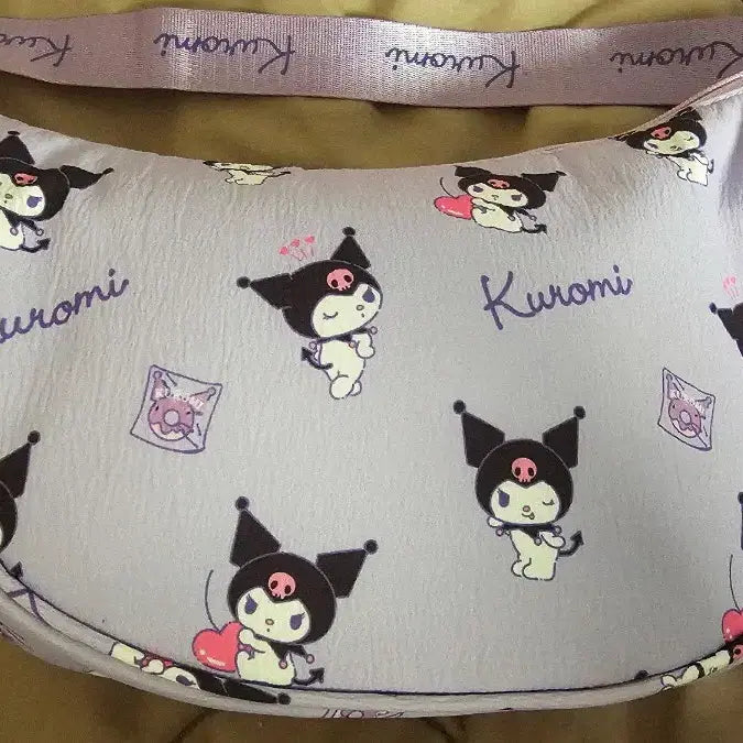 [BUNJANG] Kuromi Half-Moon Crossbody Bag / 쿠로미 반달 크로스백 힙색