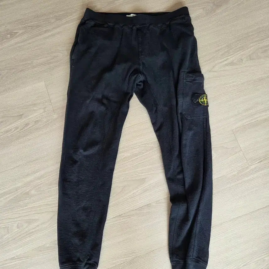 [SOLD OUT] 스톤아일랜드 블랙 트레이닝 조거팬츠 L사이즈