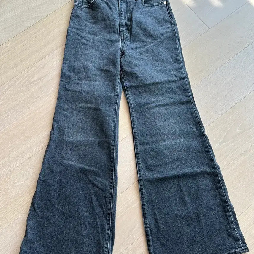 [SOLD OUT] 리바이스 블랙 데님 부츠컷 청바지  W26 L30