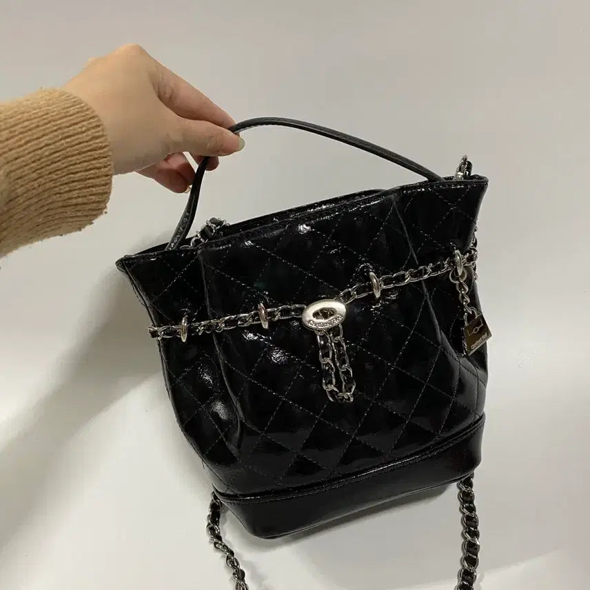 [BUNJANG] Cardinal Red Black Quilted Shoulder Bag / 카디널레드 벨백
