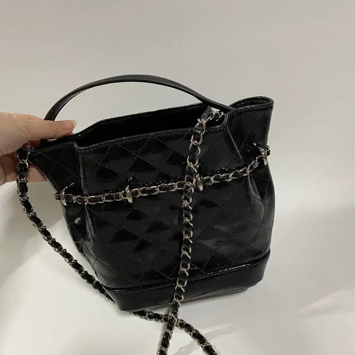 [BUNJANG] Cardinal Red Black Quilted Shoulder Bag / 카디널레드 벨백