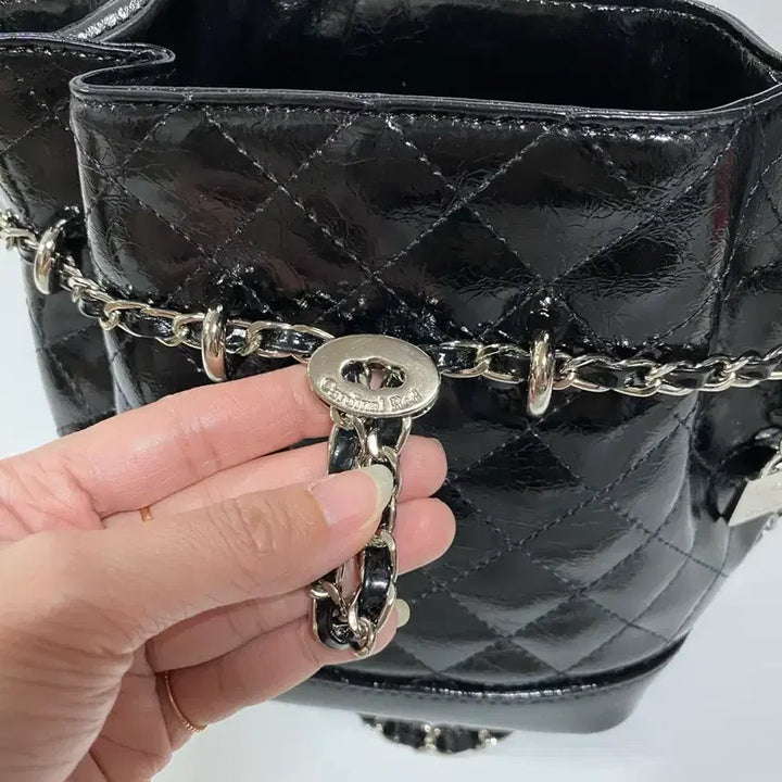 [BUNJANG] Cardinal Red Black Quilted Shoulder Bag / 카디널레드 벨백