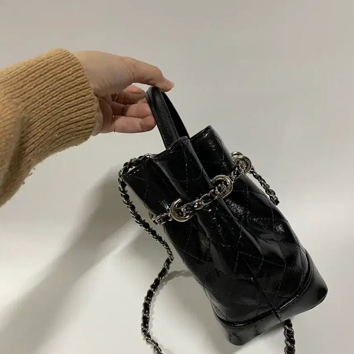 [BUNJANG] Cardinal Red Black Quilted Shoulder Bag / 카디널레드 벨백