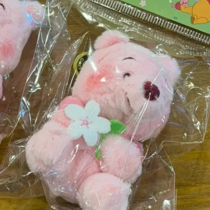 [BUNJANG] Compose Coffee Winnie the Pooh Cherry Blossom Keychain Doll / 컴포즈커피 곰돌이 푸 벚꽃 키링 인형