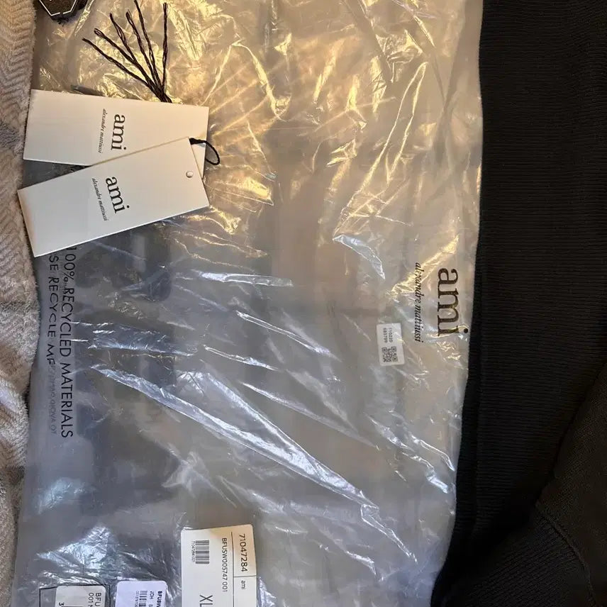 [SOLD OUT] AMI 스몰하트 맨투맨