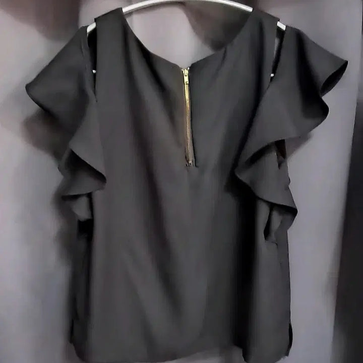 [BUNJANG] Black Frill Off-Shoulder Short-Sleeve Blouse / 블랙 프릴 오프 숄더 반팔 블라우스