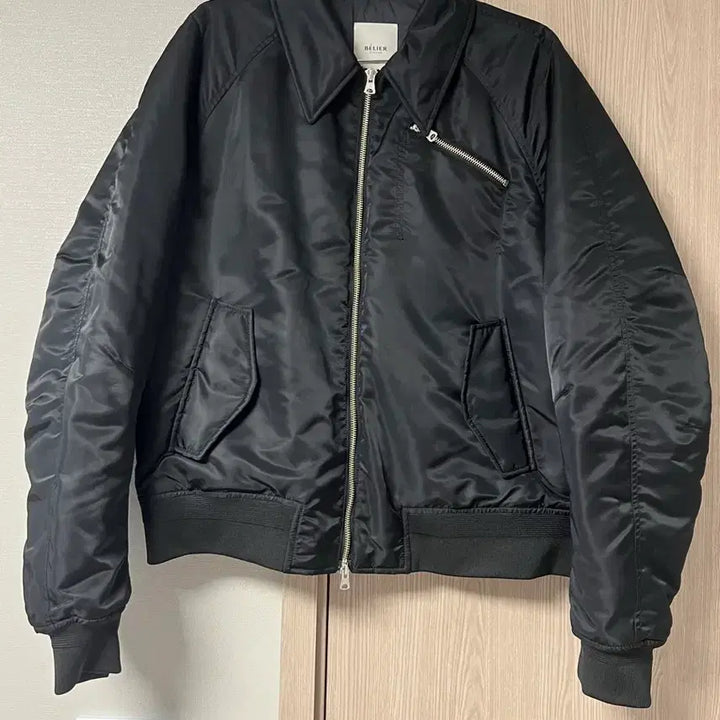 [BUNJANG] Vellie Black Bomber Jacket / 벨리에 블랙 봄버 자켓