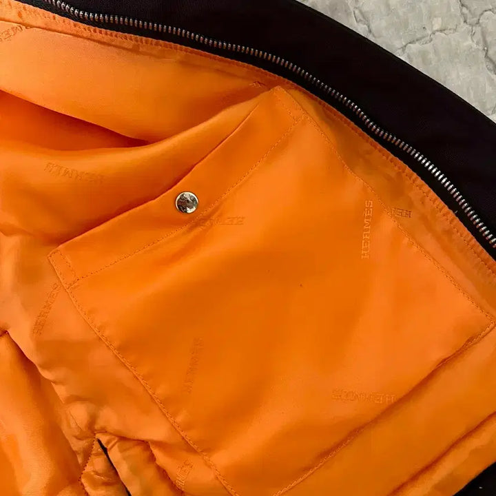 [SOLD OUT] (정품 A급) HERMES 에르메스 폴리아미드 블랙 실크 안감 자켓 M